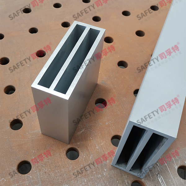 大跨度幕墻中的裝飾性精致鋼型材-司孚特金屬(圖4) 4.jpg