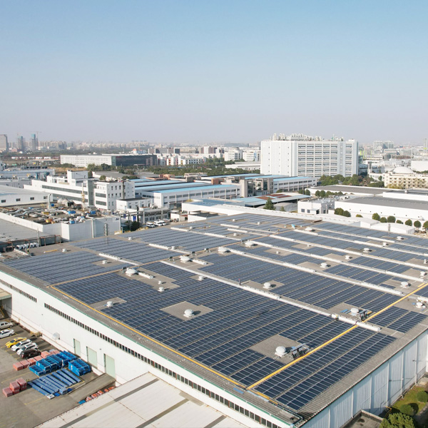 太陽能光伏發(fā)電板車間(圖1) 太陽能光伏發(fā)電板車間(圖1)