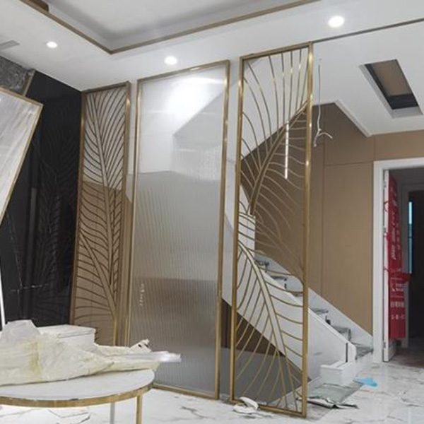 不銹鋼屏風(fēng)隔斷鏤空格柵客廳方通背景墻(圖1) 不銹鋼屏風(fēng)隔斷鏤空格柵客廳方通背景墻(圖1)