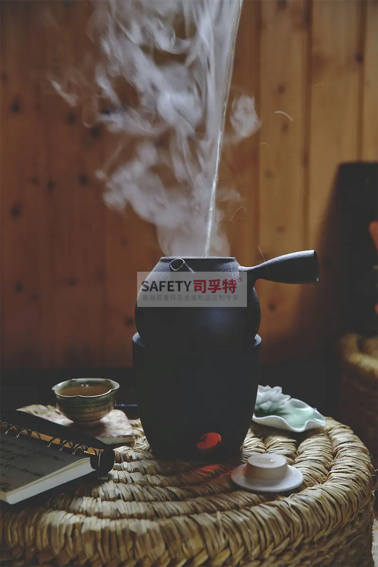 圍爐煮茶的由來(lái):云南非遺“火塘烤茶”的傳承(圖1) 圍爐煮茶的由來(lái):云南非遺“火塘烤茶”的傳承(圖1)