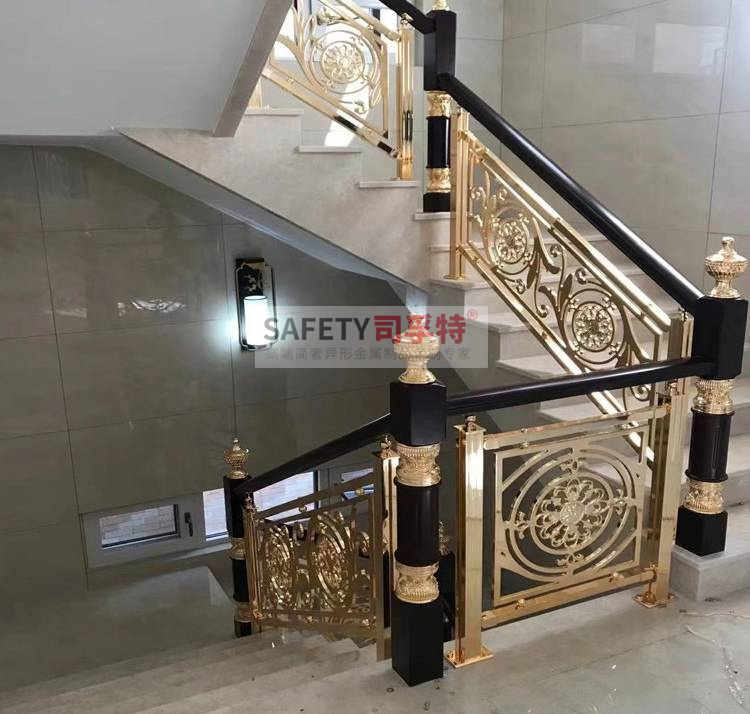 銅藝雕刻欄桿扶手，輕奢時(shí)尚，溫馨典雅(圖1)