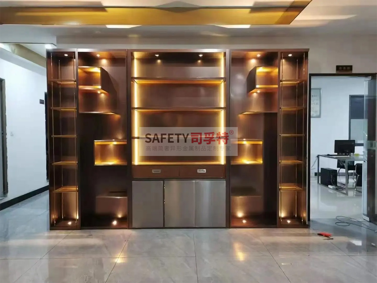 不銹鋼酒柜款式多樣，美觀時尚，經(jīng)久耐用(圖2)