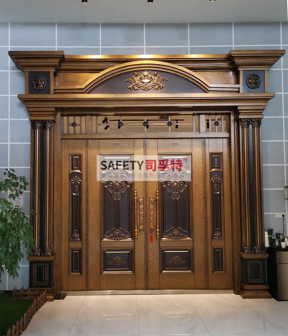 別墅大門用什么材質(zhì)好？[別墅銅門，鋁藝別墅大門](圖1)