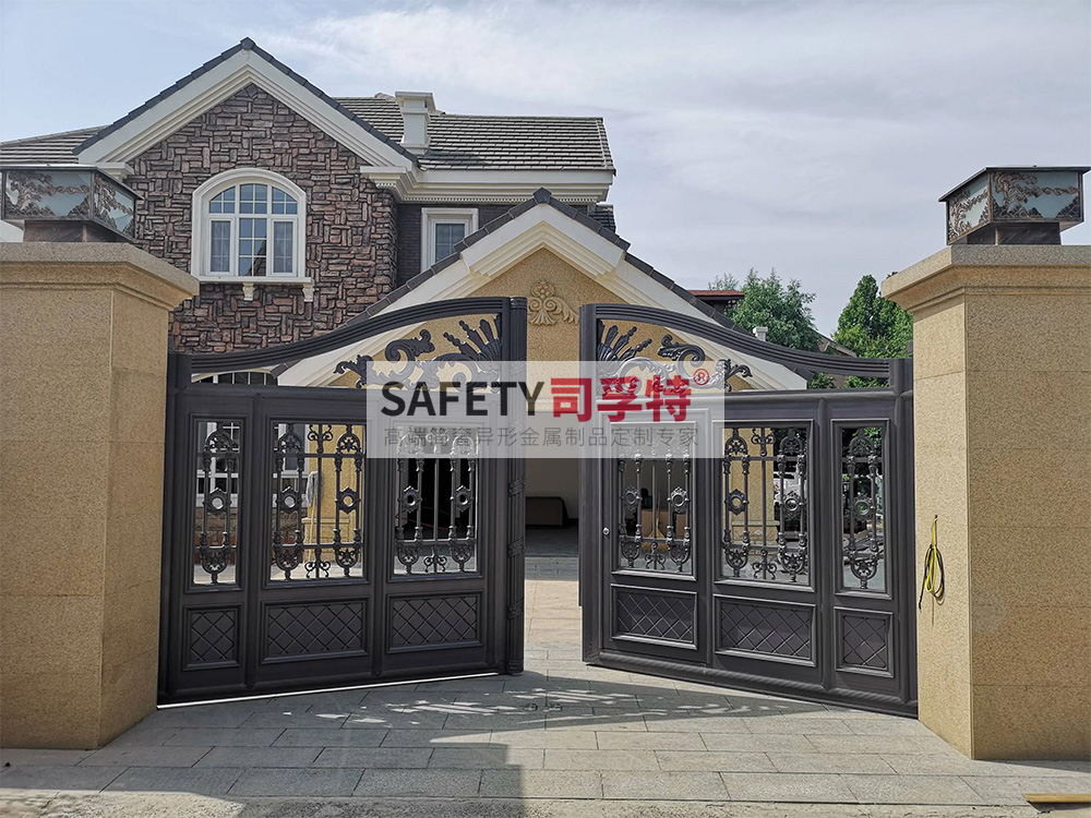 別墅大門用什么材質(zhì)好？[別墅銅門，鋁藝別墅大門](圖3)