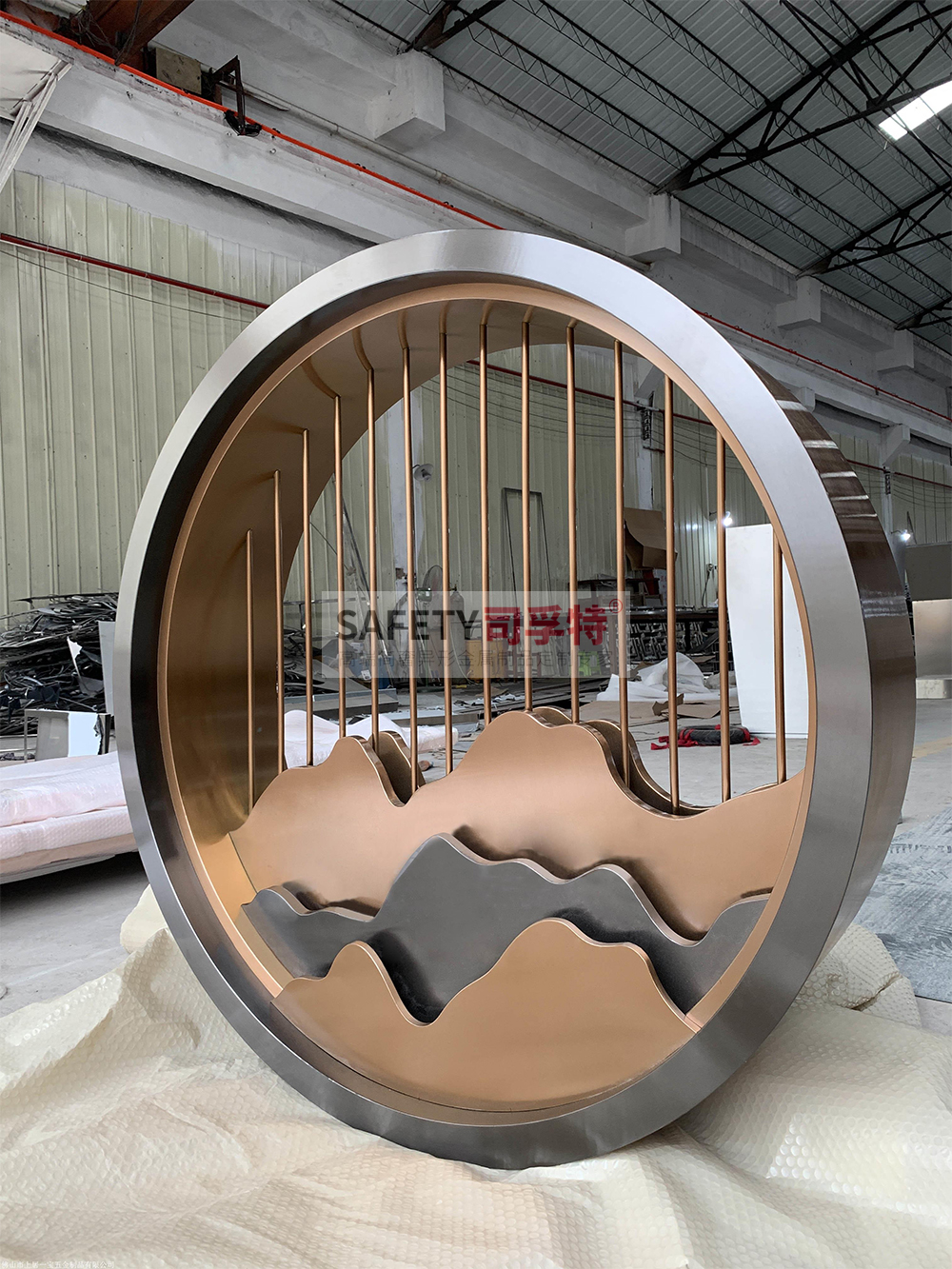 金屬屏風(fēng)（不銹鋼屏風(fēng)、鋁雕屏風(fēng)）安裝過程和步驟講解(圖5)