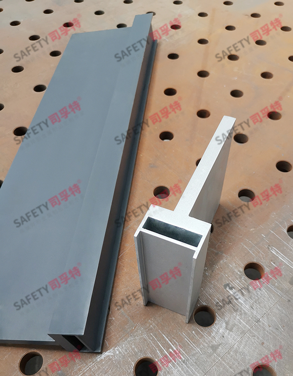 氟碳噴涂凹形T型焊接精制鋼型材(圖5) 氟碳噴涂凹形T型焊接精制鋼型材(圖5)