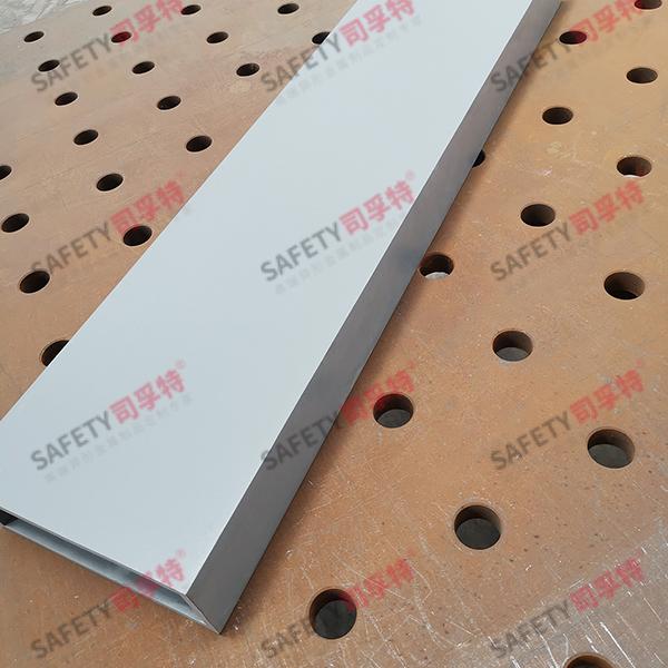 幕墻矩形焊接氟碳噴涂精制鋼型材(圖5) 幕墻矩形焊接氟碳噴涂精制鋼型材(圖5)